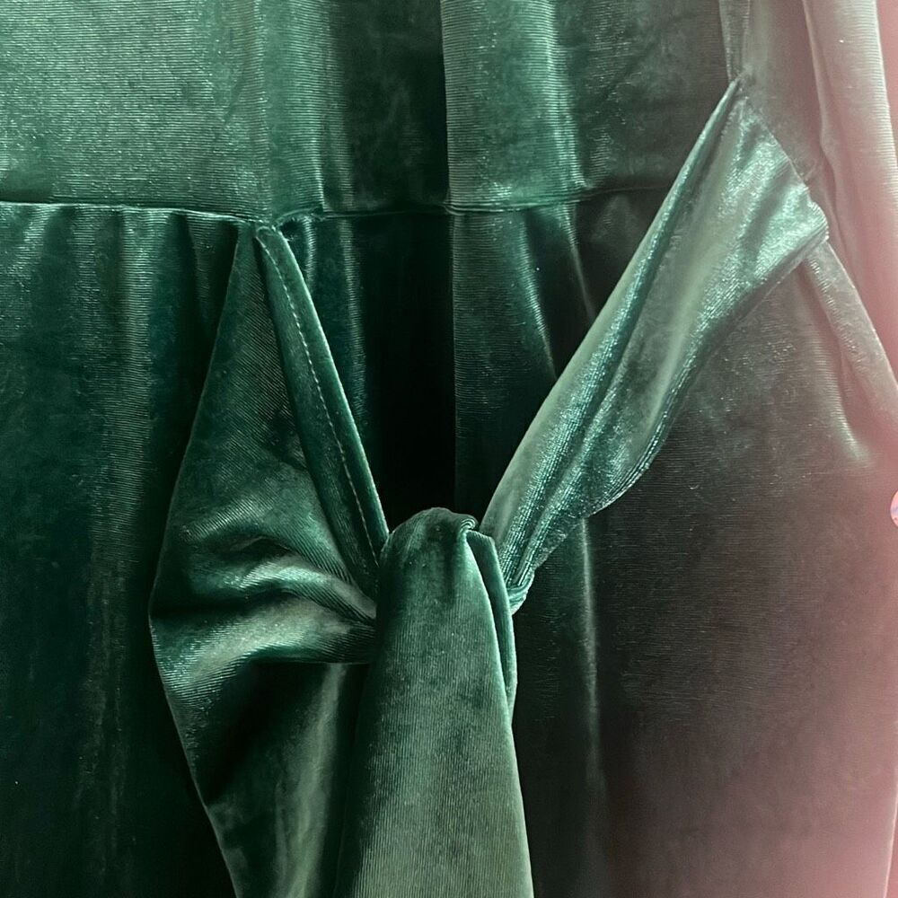✨Eloquii Green Velvet Mini Sz 22 Dress with Wrap Skirt✨ - Picture 7 of 9